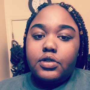 Meet your Posher, Dirah